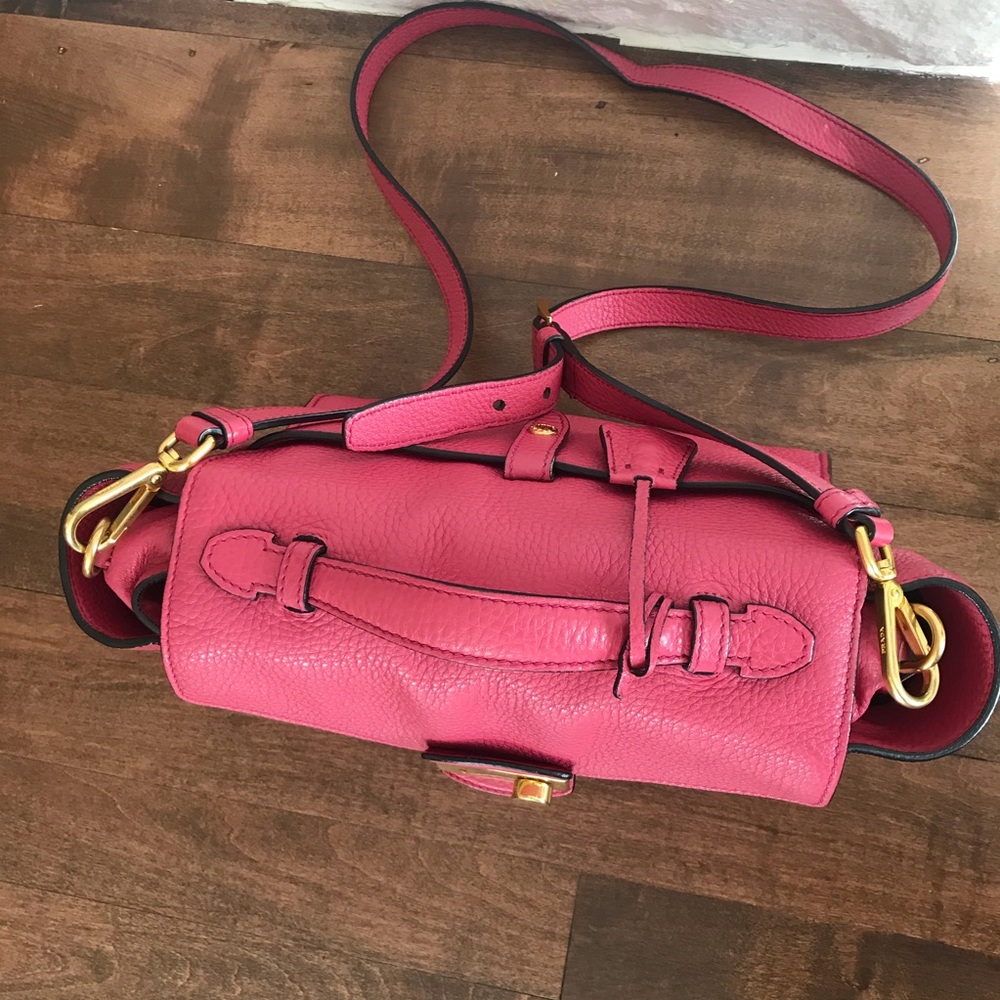 100% Authentic Prada Fuchsia Leather Crossbody - Picture 4 of 8